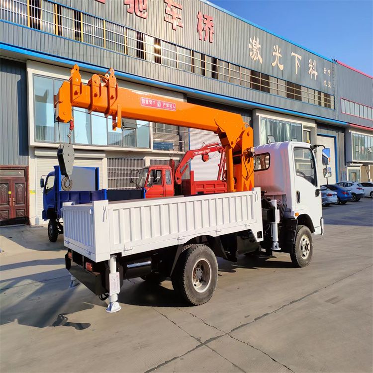 孝义市三轮随车吊定制 农用改装机自备吊中瑞长期出售