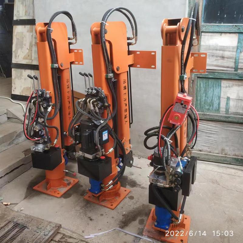 孝义市重汽蓝牌随车吊 3.2吨 国六动力强 液压驱动 农用自卸起重机